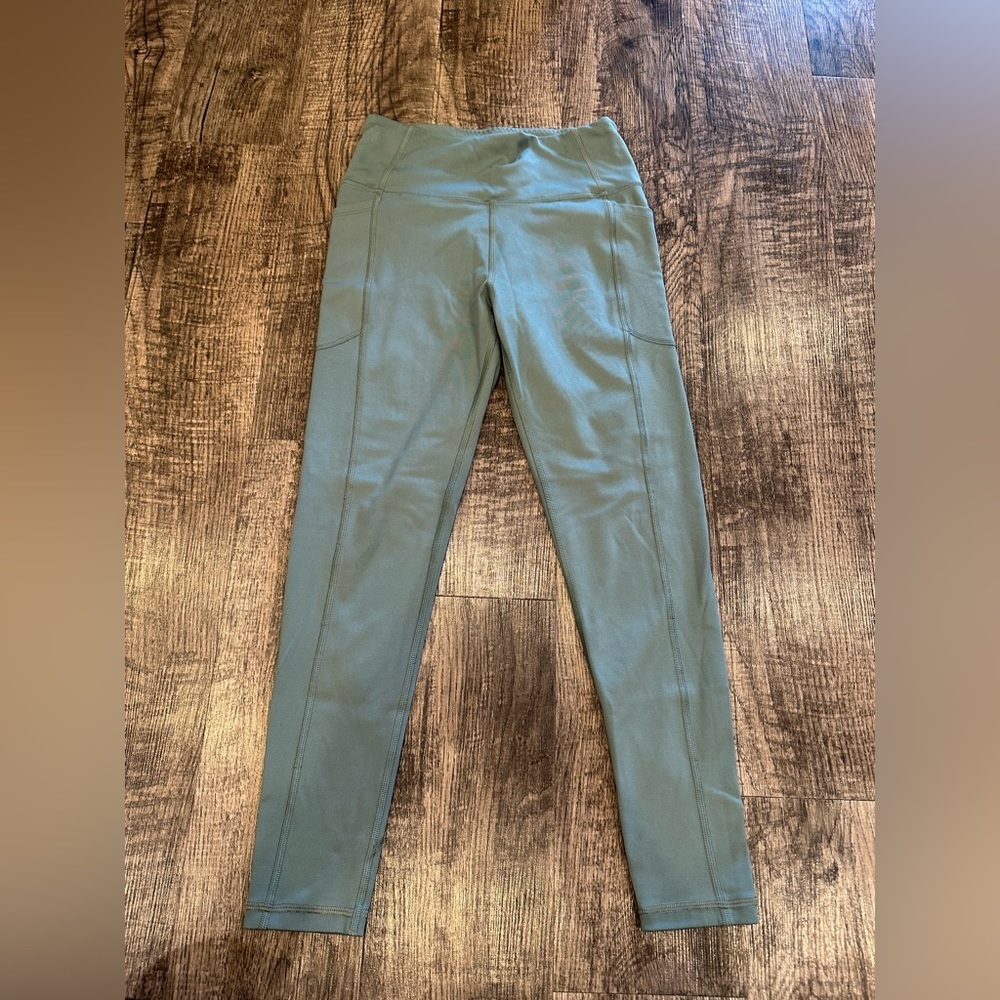 Victorias Secret Women’s 6 Green Leggings with Pockets